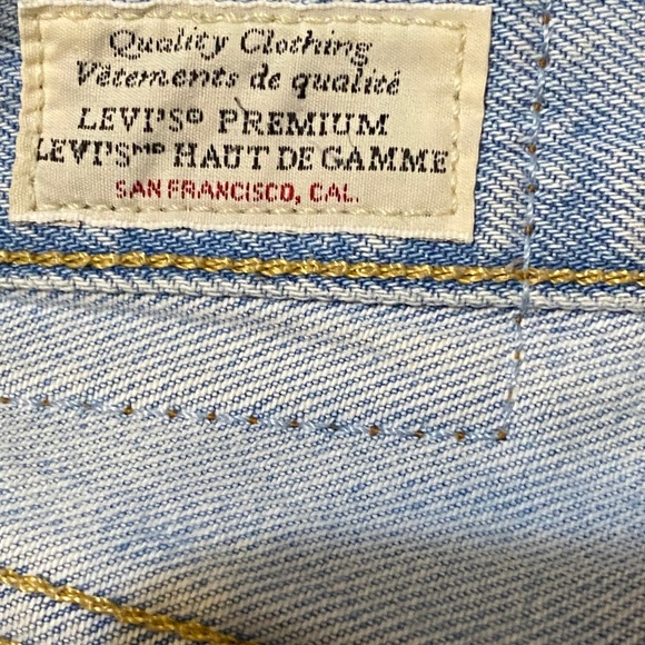 Levis premium vintage style 501 high waisted cutoff Jean shorts. Sz 32 - Picture 14 of 16